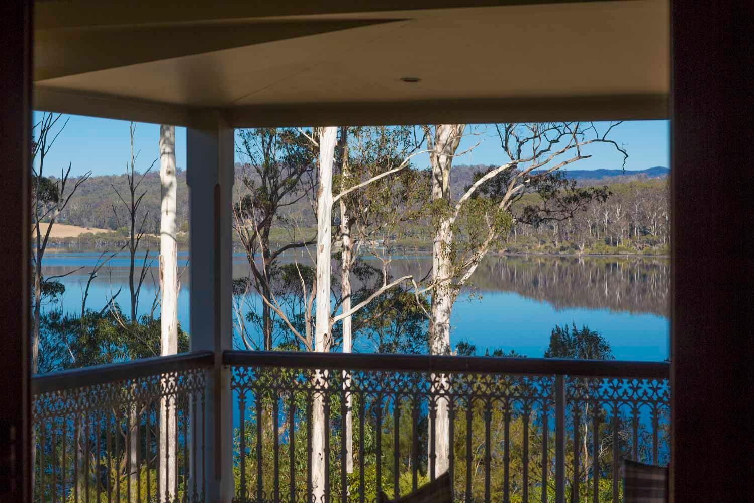 Robyn'S Nest Lakeside Resort Merimbula Exterior photo